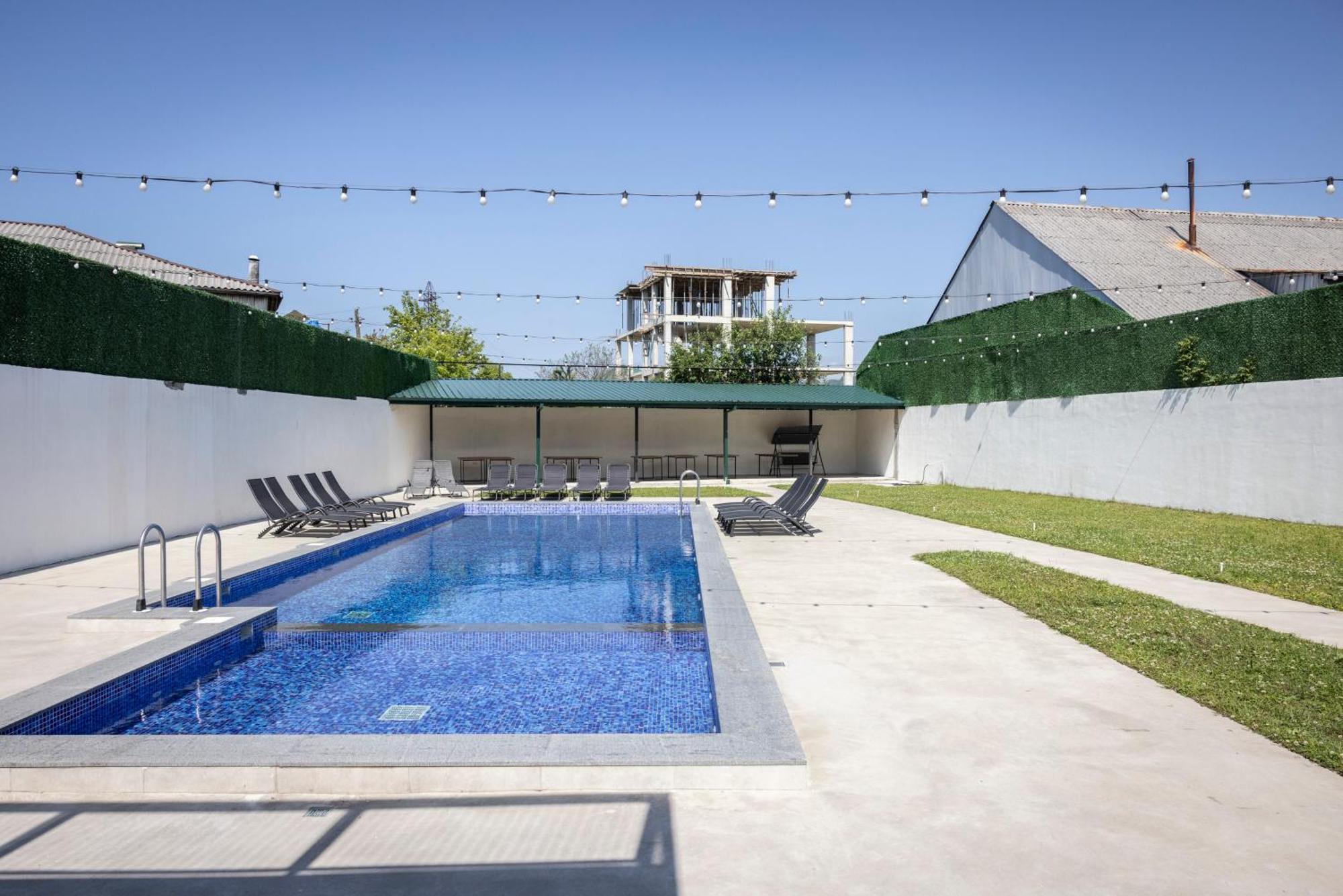 Gardenville Batumi Exterior photo