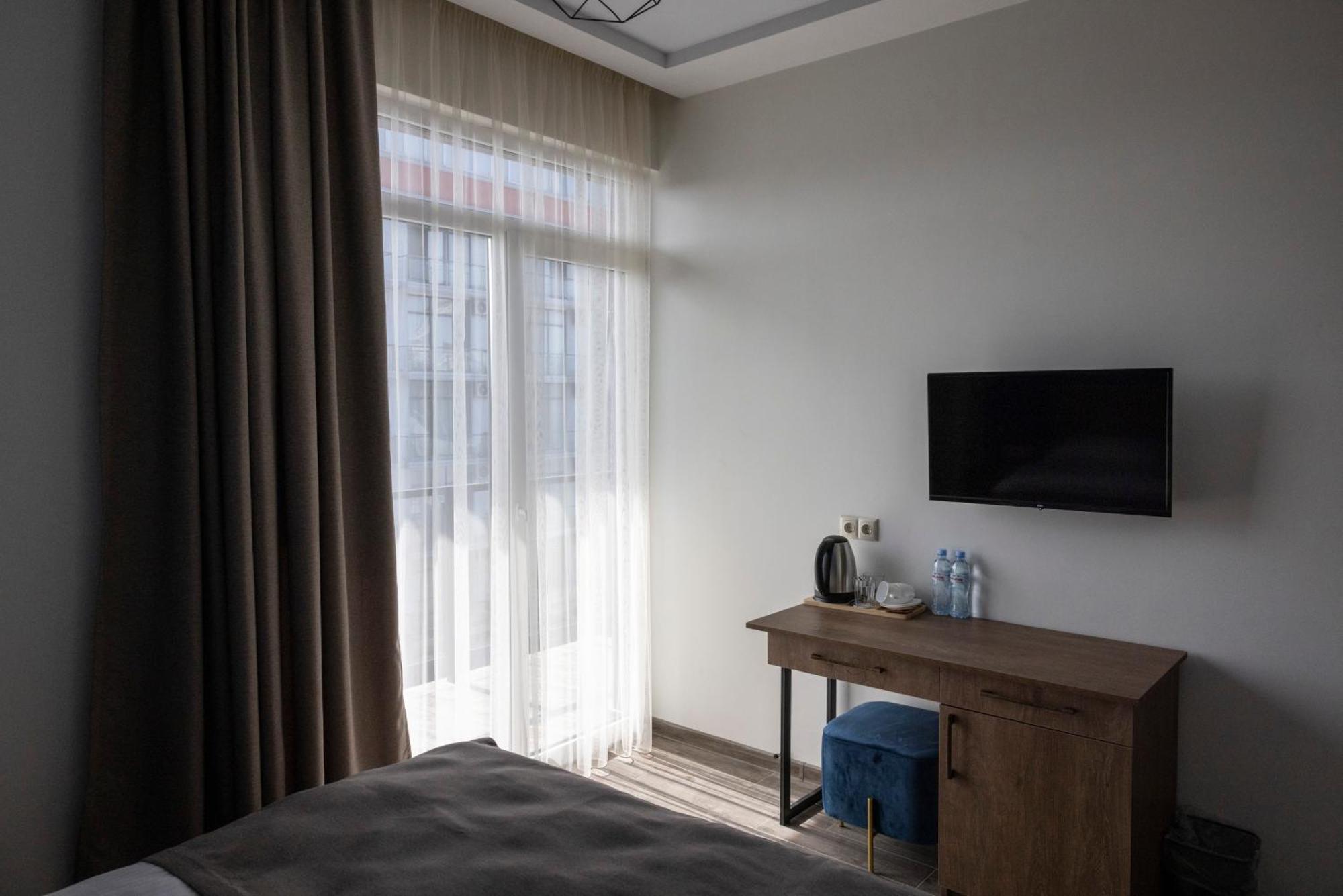 Gardenville Batumi Exterior photo